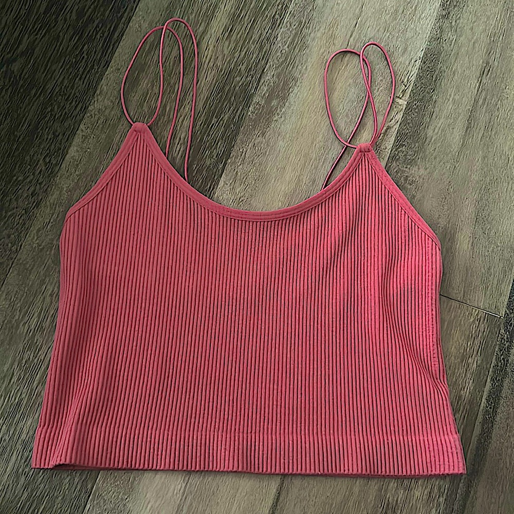 Forever 21 size small/xs pink cropped tank top, great condition, never worn.
